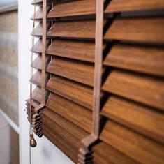 Умные деревянные горизонтальные жалюзи Умные деревянные горизонтальные жалюзи цена. Купить в «Мастерская Жалюзи»