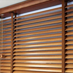 Деревянные жалюзи в кладовку Деревянные жалюзи в кладовку цена. Купить в «Мастерская Жалюзи»